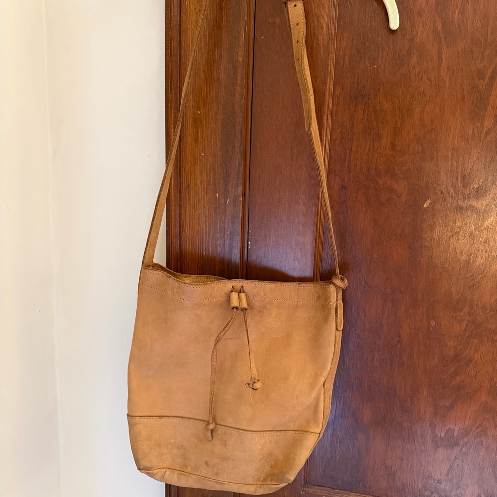 Classic Tan Leather women’s crossbody purse
